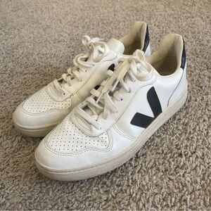 VEJA V-10 Lace Front Sneaker